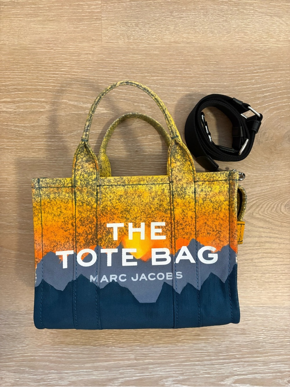 Small Marc Jacobs “Mountain Sunset” 🏔️ 🌅 The Tote Bag